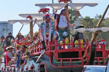 Float consisting of pirates Float consisting of pirates